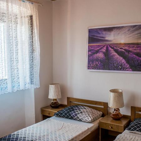 Hostel Flora Mali Losinj Bilik gambar