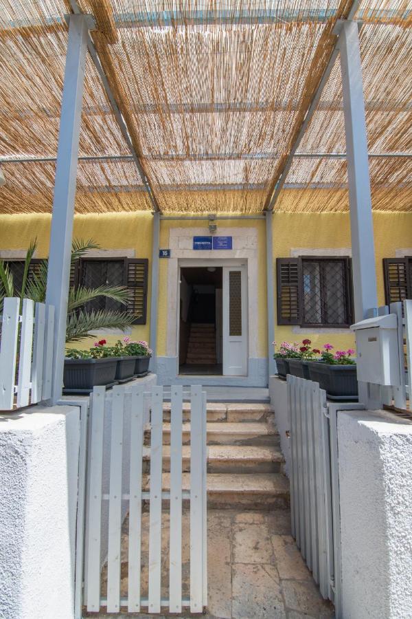 Hostel Flora Mali Losinj Luaran gambar