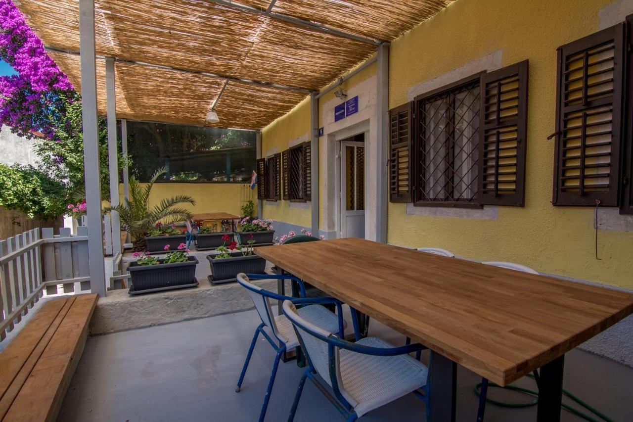 Hostel Flora Mali Losinj Luaran gambar