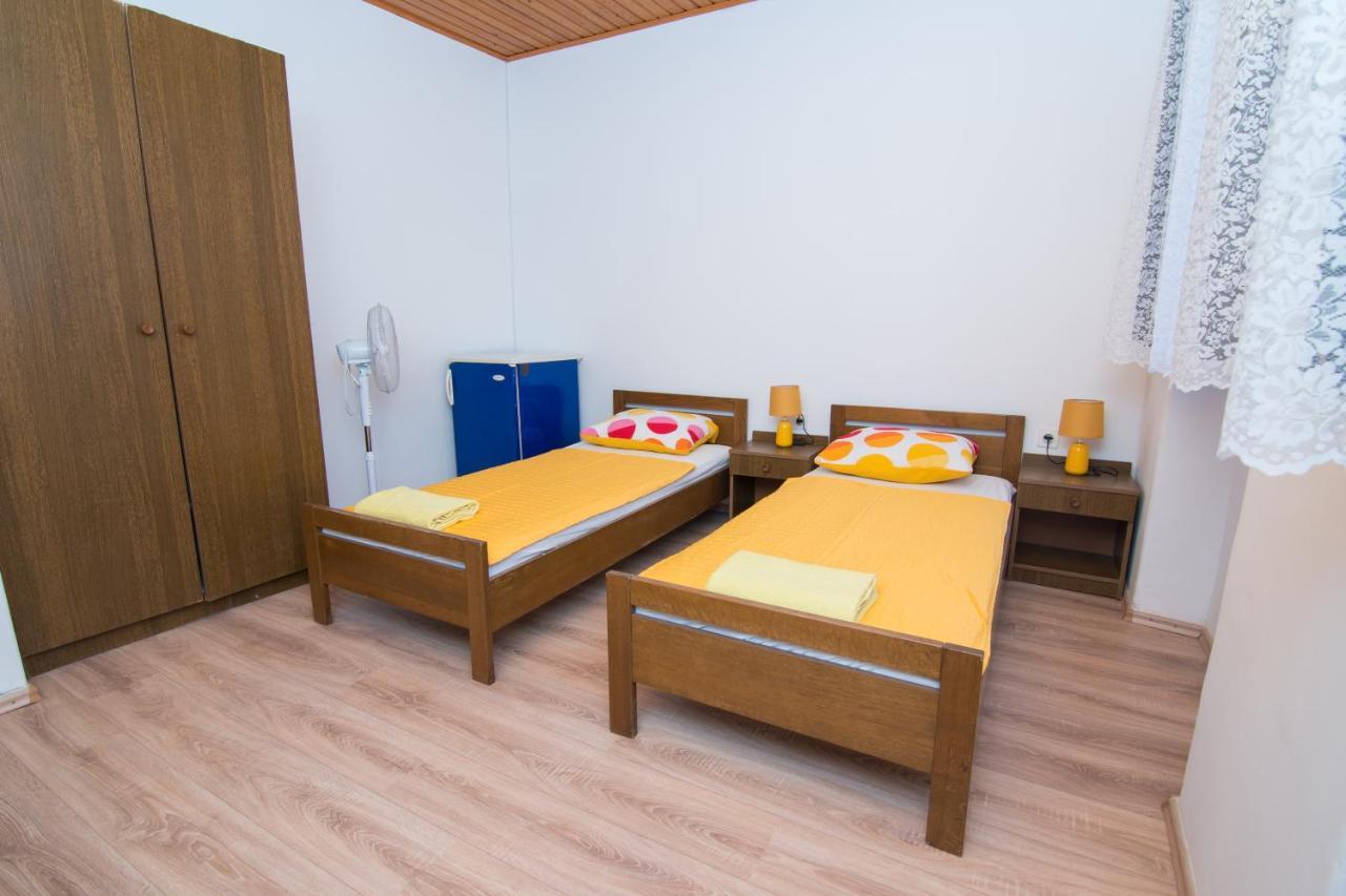 Hostel Flora Mali Losinj Luaran gambar