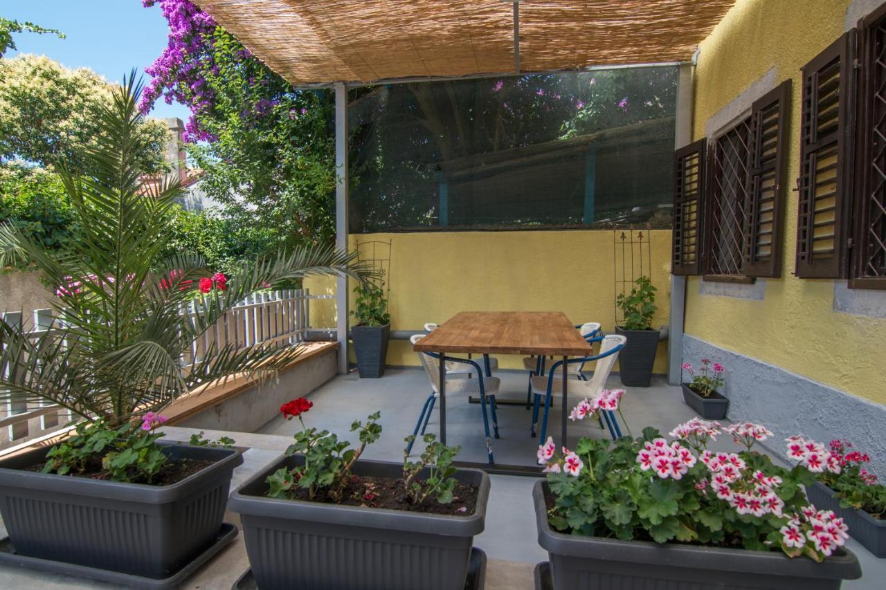 Hostel Flora Mali Losinj Luaran gambar