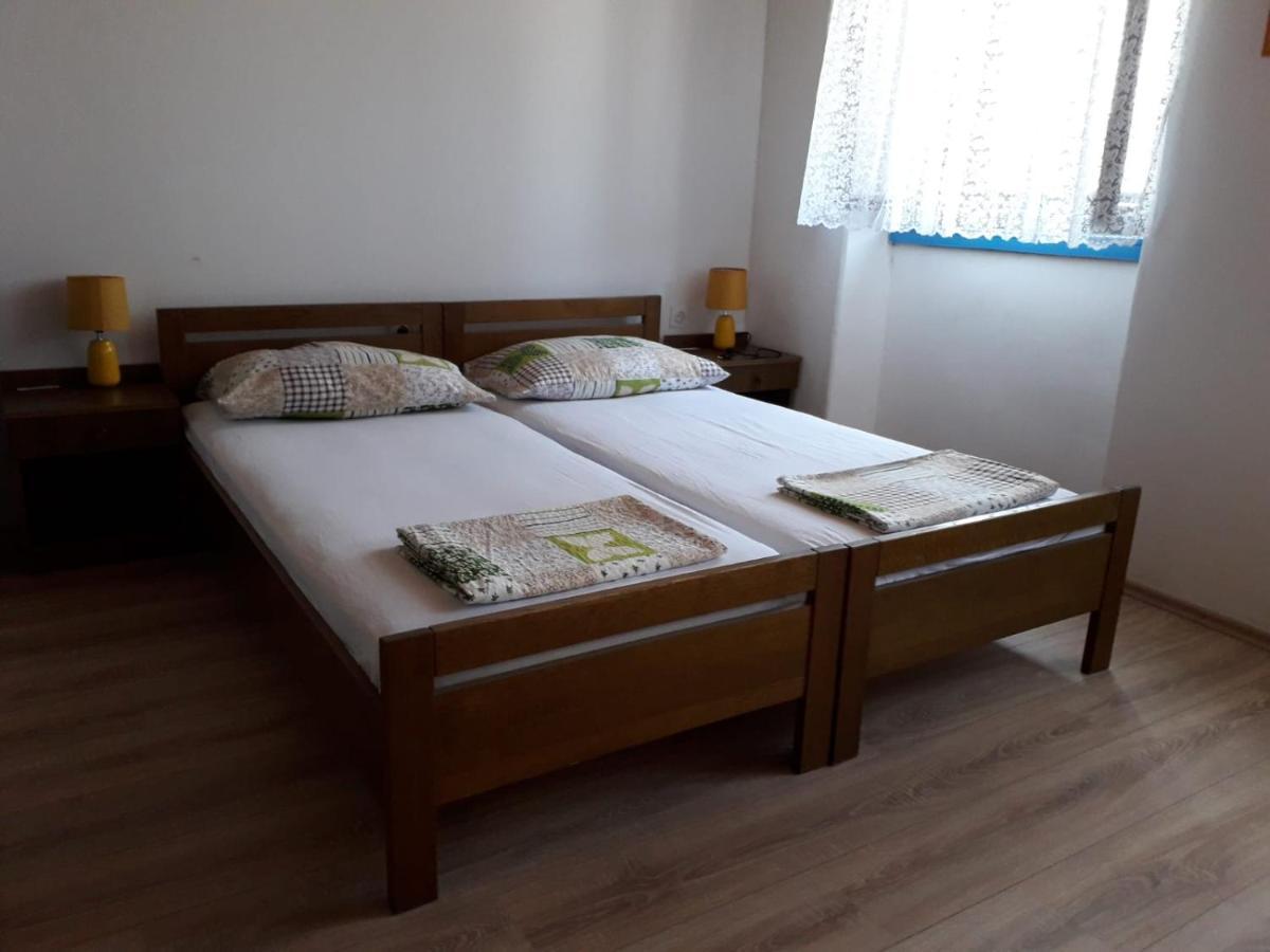 Hostel Flora Mali Losinj Bilik gambar