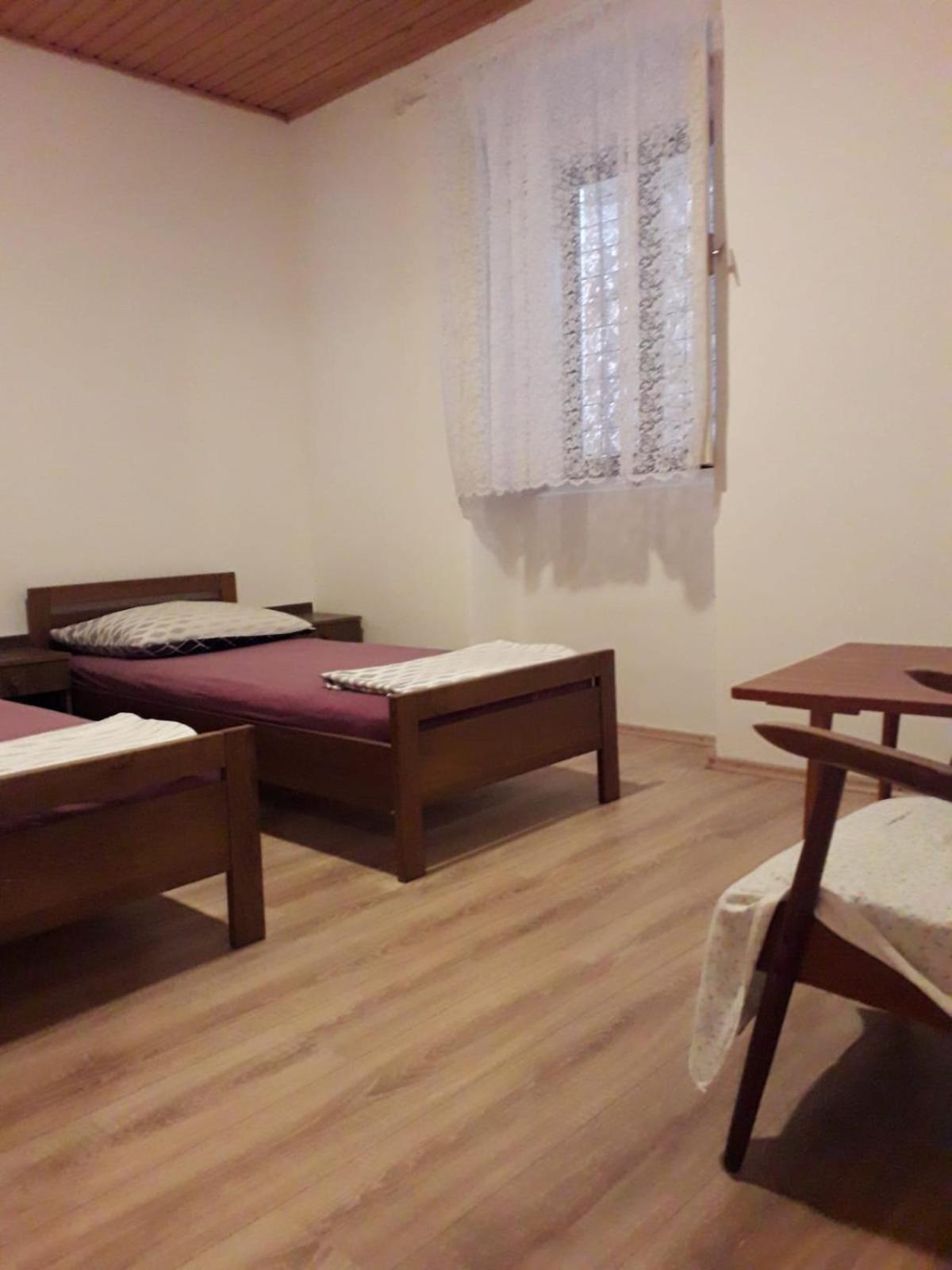 Hostel Flora Mali Losinj Bilik gambar