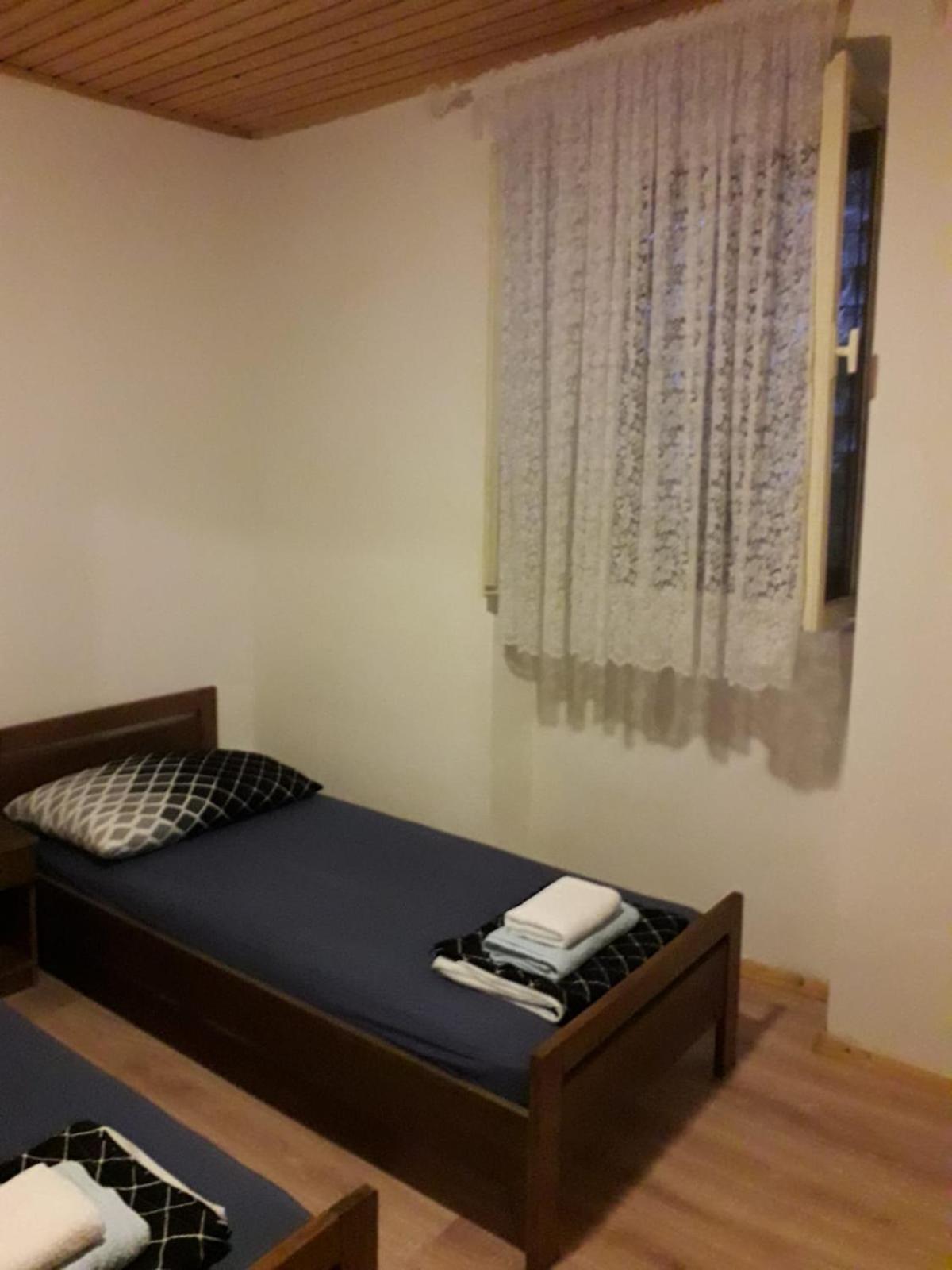 Hostel Flora Mali Losinj Bilik gambar