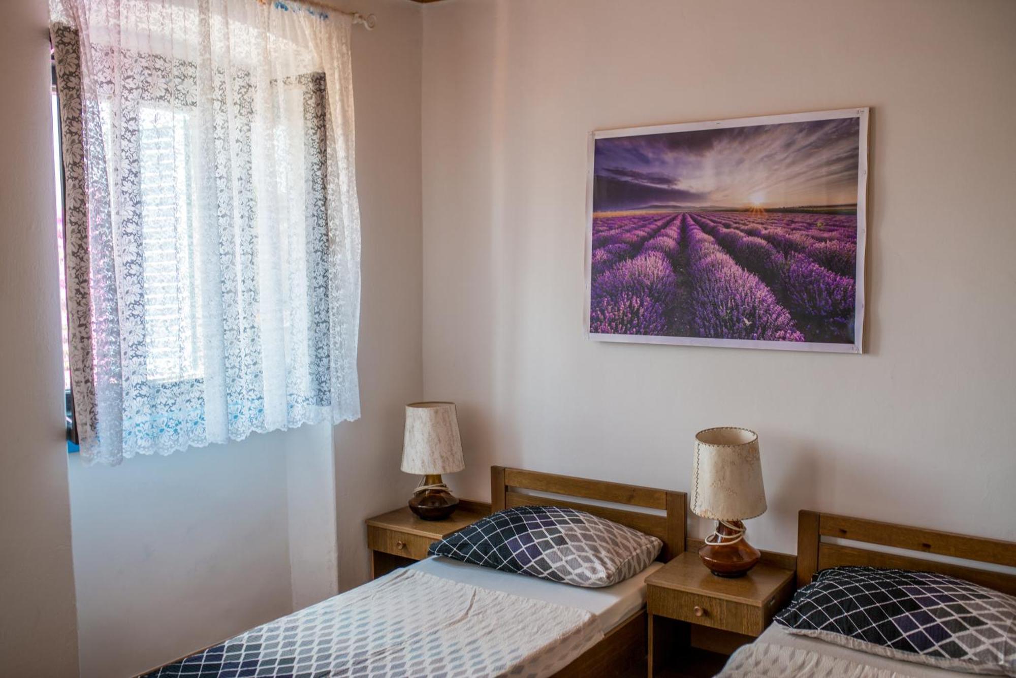 Hostel Flora Mali Losinj Bilik gambar
